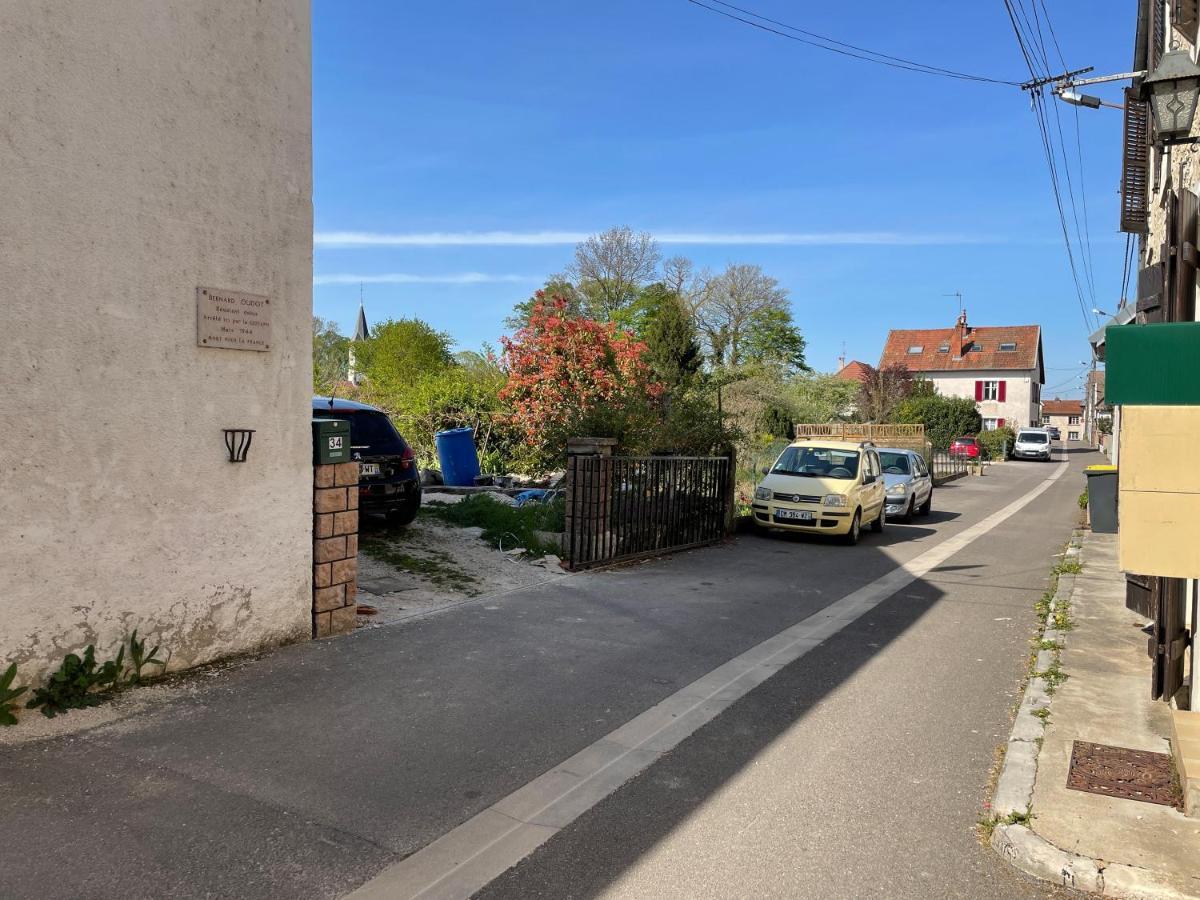 Bienvenue Chez Vous "Appartement Classe 2 Etoiles En Rdc Avec Espace Exterieur Et Parking" Доль Екстер'єр фото